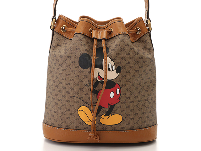 Gucci Disney グッチ ディズニーコラボ ミッキープリント スモールバケットバッグ ベージュ 430 の購入なら 質 の大黒屋 公式