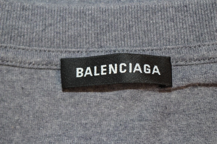 Balenciaga バレンシアガ Tシャツ メンズxs グレー コットン Tf02 Tav04 8519 18年 432 の購入なら 質 の大黒屋 公式