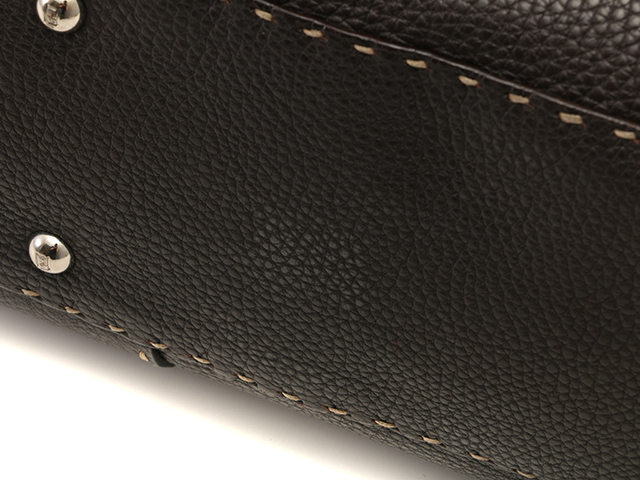 Fendi フェンディ ｾﾚﾘｱﾊﾝﾄﾞﾊﾞｯｸﾞ ﾀﾞｰｸﾌﾞﾗｳﾝ ﾚｻﾞｰの購入なら 質 の大黒屋 公式