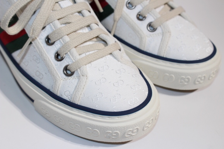 Gucci グッチ ローカットスニーカー グッチテニス1977 99w90 9085 レディース34ハーフ 約21 5cm ホワイト キャンバス インターロッキングg 年 定価 500 の購入なら 質 の大黒屋 公式